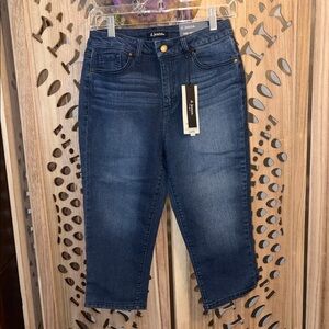 d. jeans / NWT / Super high waisted capri / size 6
